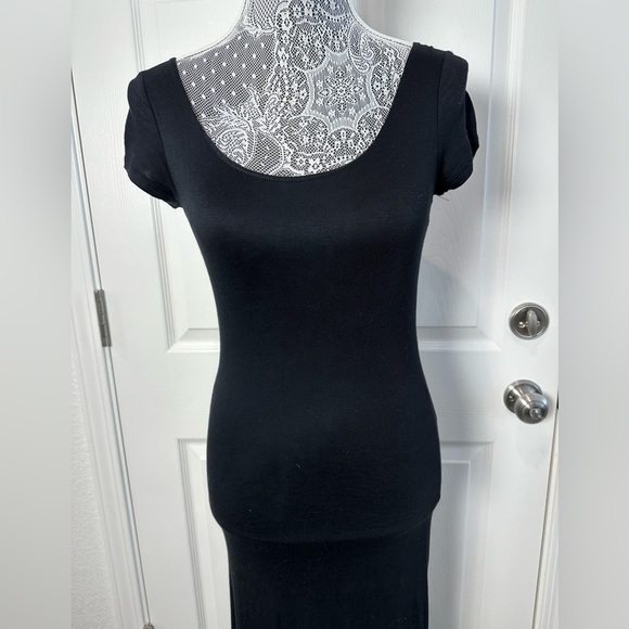 Hidden HEART, Maxi Dress, size small. - Picture 2 of 10